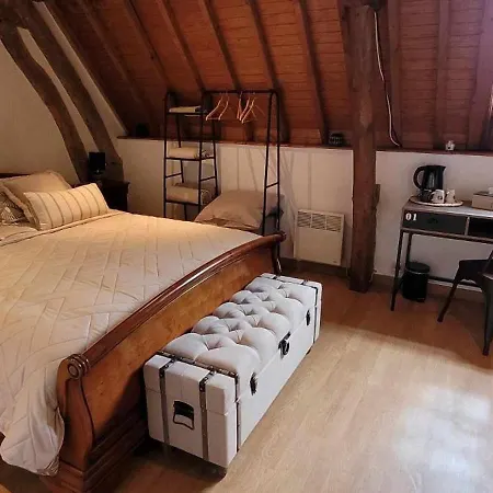 Au Relais Des Diligences Bed and breakfast Mezieres-en-Vexin