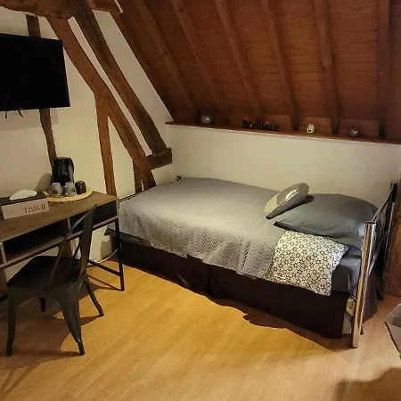 Au Relais Des Diligences Bed and Breakfast Mezieres-en-Vexin